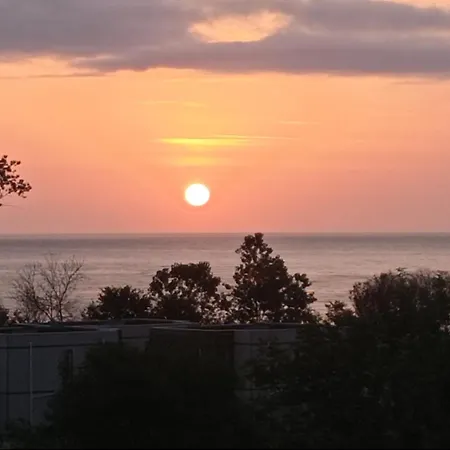 Lily Beach - Sunrise Over The Sea - Apartment *