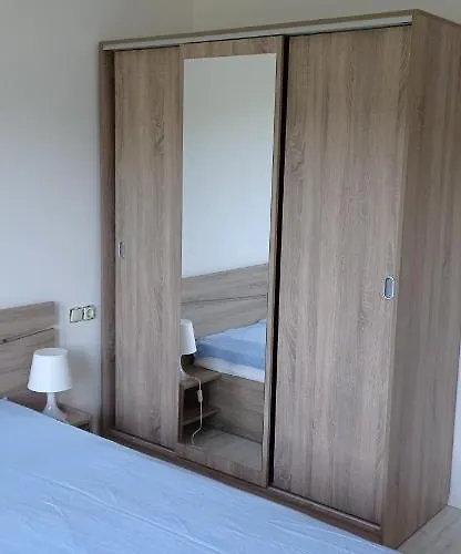 Lily - Sun Over The Forest - Apartment