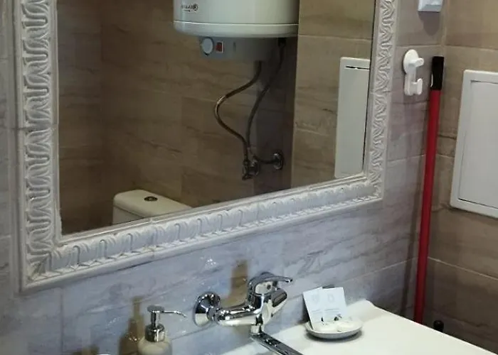 Apartment Lily - Sun Over The Forest - *